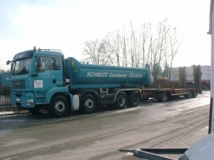 Baumaschinentransporte München - Baugerät transportieren - Container SCHMIDT