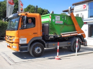 Containertransporte in München und mehr - Fuhrpark - Container SCHMIDT